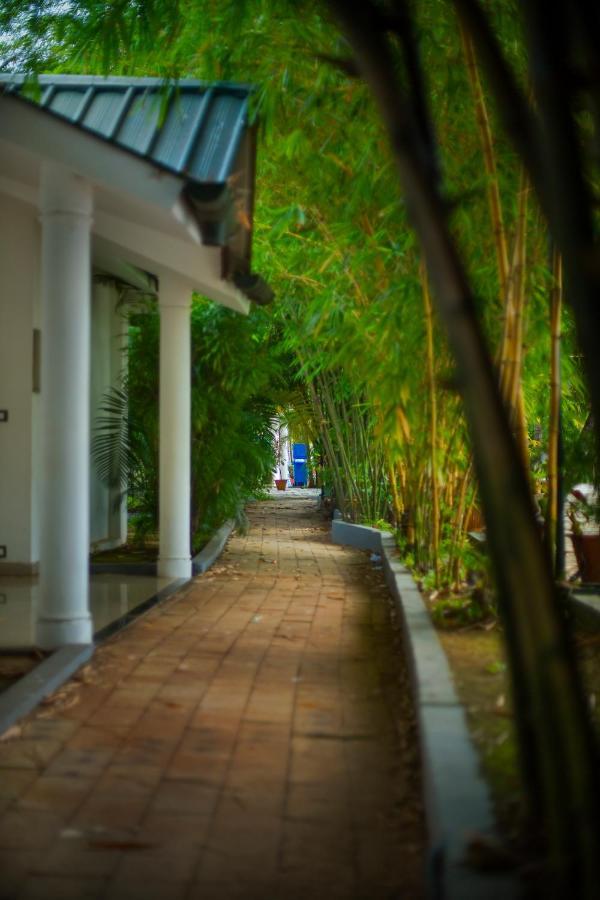 Contour Backwaters Hotel Resort & Convention Centre Ramankari Экстерьер фото